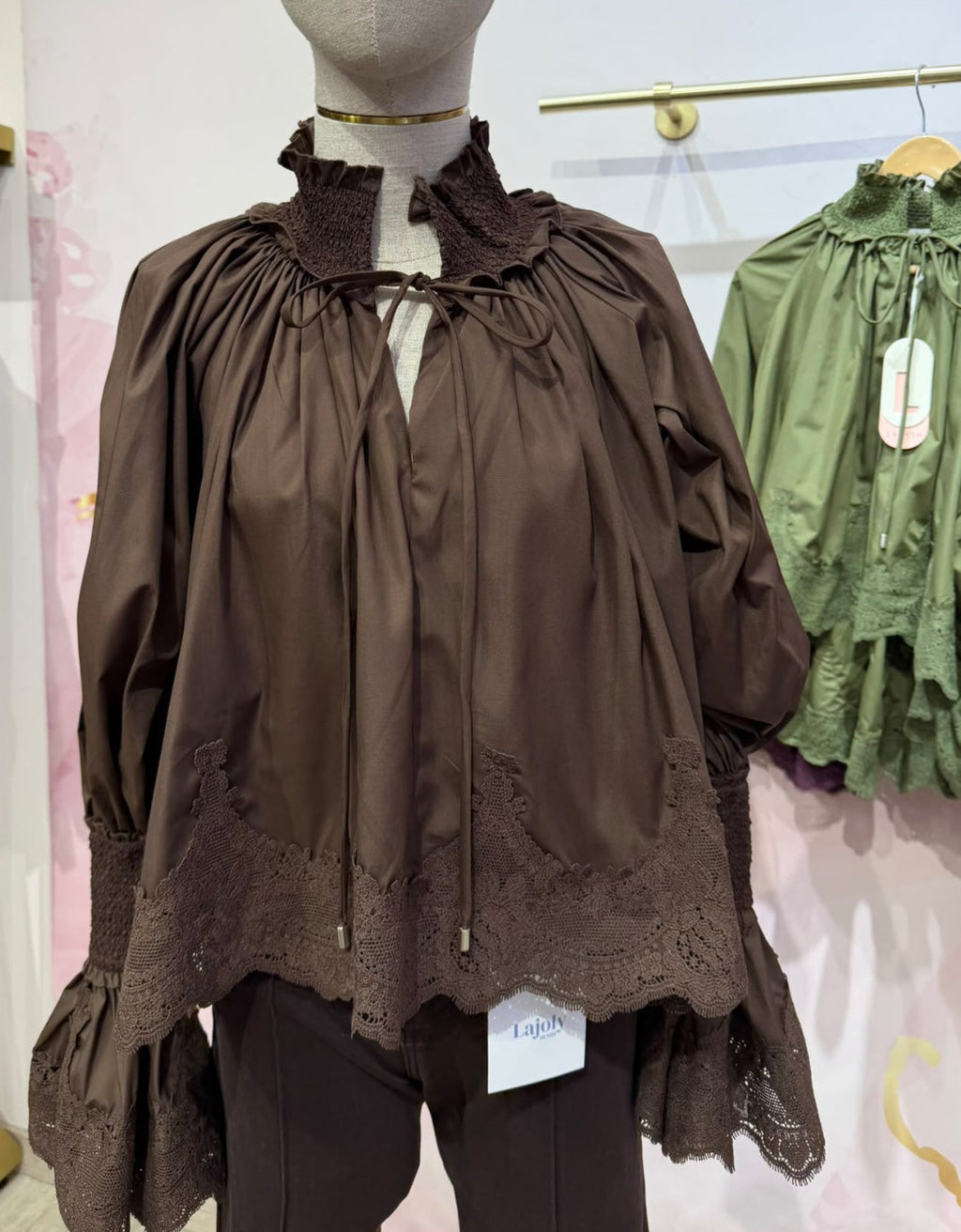 BLUSA AMELIA MARRÓN