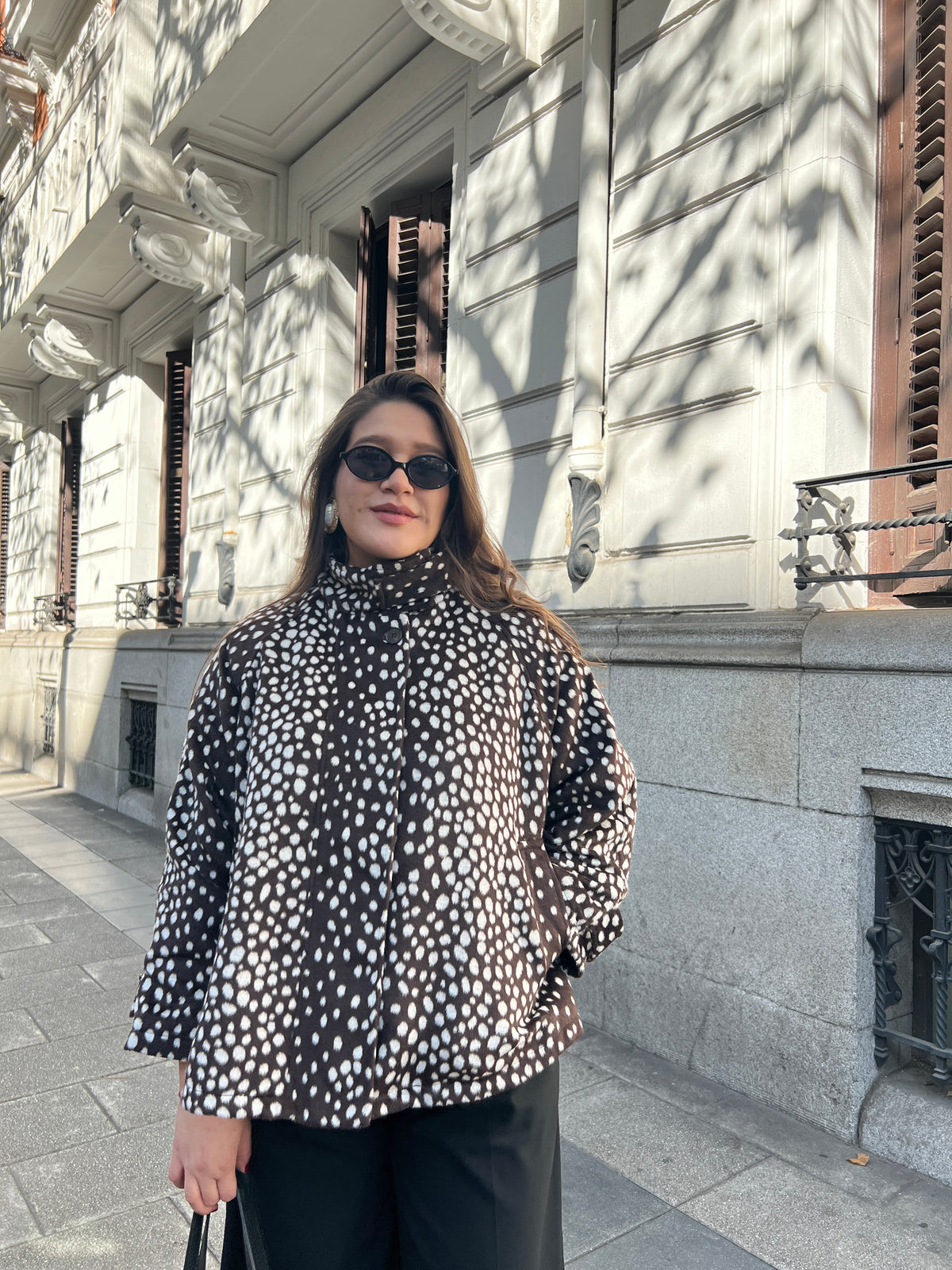 ABRIGO MARRÓN ESTAMPADO BAMBIE