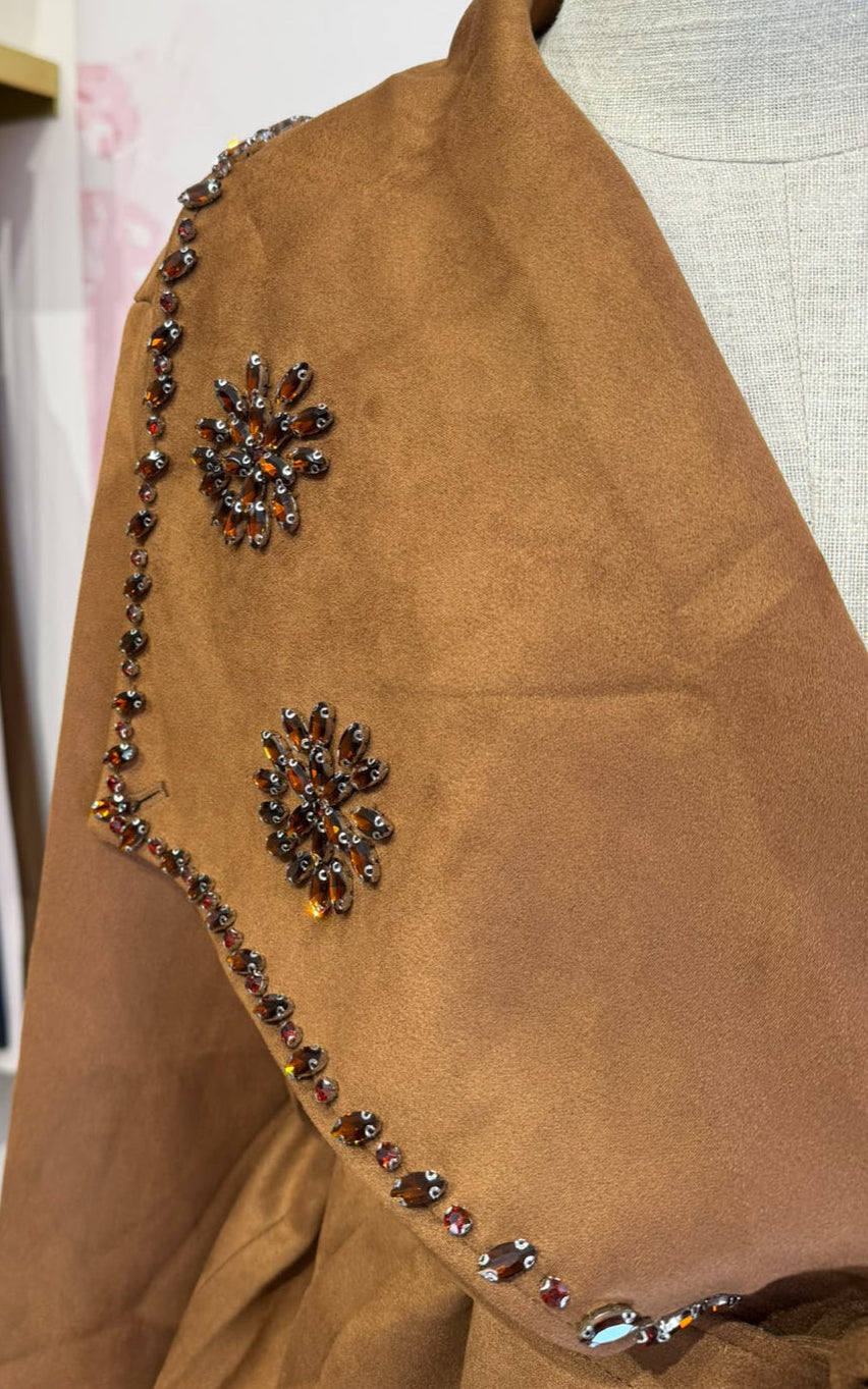 ABRIGO ASHLEY PREMIUM CON DETALLES DE PEDRERÍA